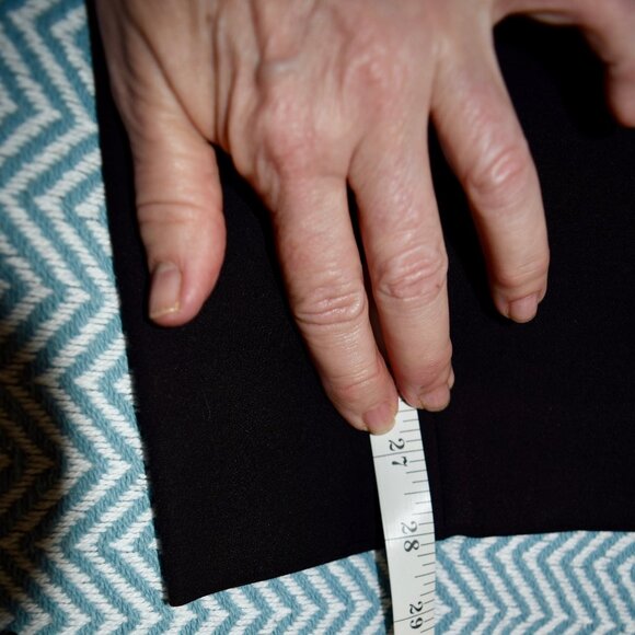 White House Black Market Black The Slim Ankle Pant 4 NWT - Picture 15 of 15